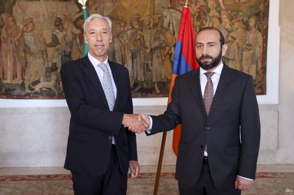 Արարատ Միրզոյանը Լիսաբոնում հանդիպել է Պորտուգալիայի ԱԳ նախարար Ժուաու Գոմըշ Կռավինյուի հետ - Sputnik Արմենիա