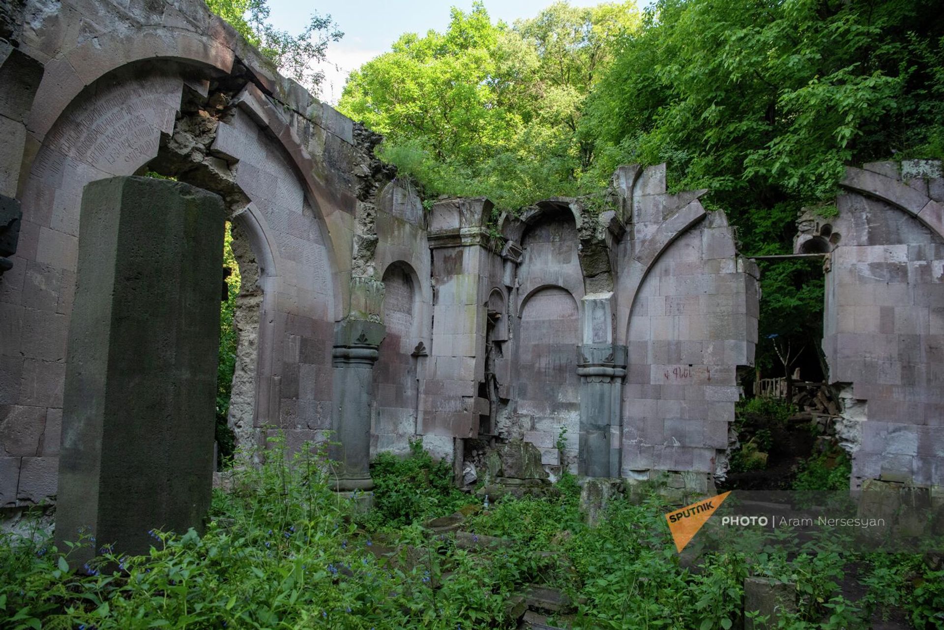 Aрмянский монастырский комплекс Бардзракаш (X-XIIIвв), посвящённый святому Григорию Просветителю - Sputnik Армения, 1920, 14.07.2023