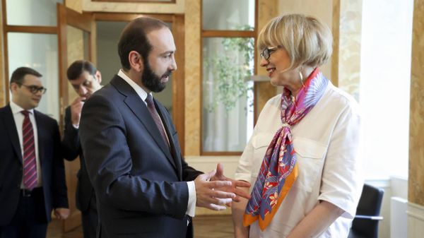 Արարատ Միրզոյանն ու Հելգա Շմիդտը - Sputnik Արմենիա