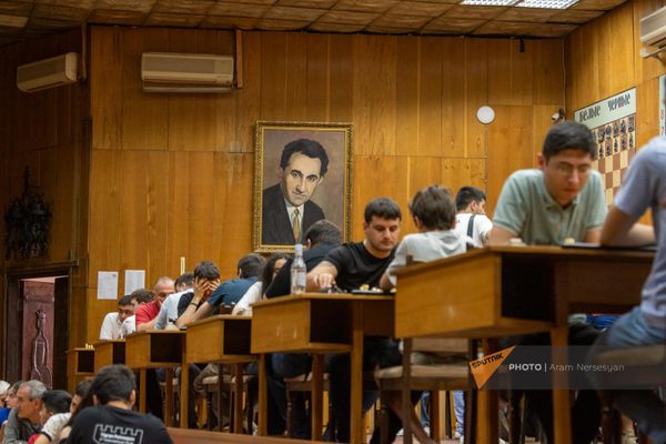Турнир в Центральном доме шахмат по случаю Международного дня шахмат (20 июля 2023). Еревaн - Sputnik Армения