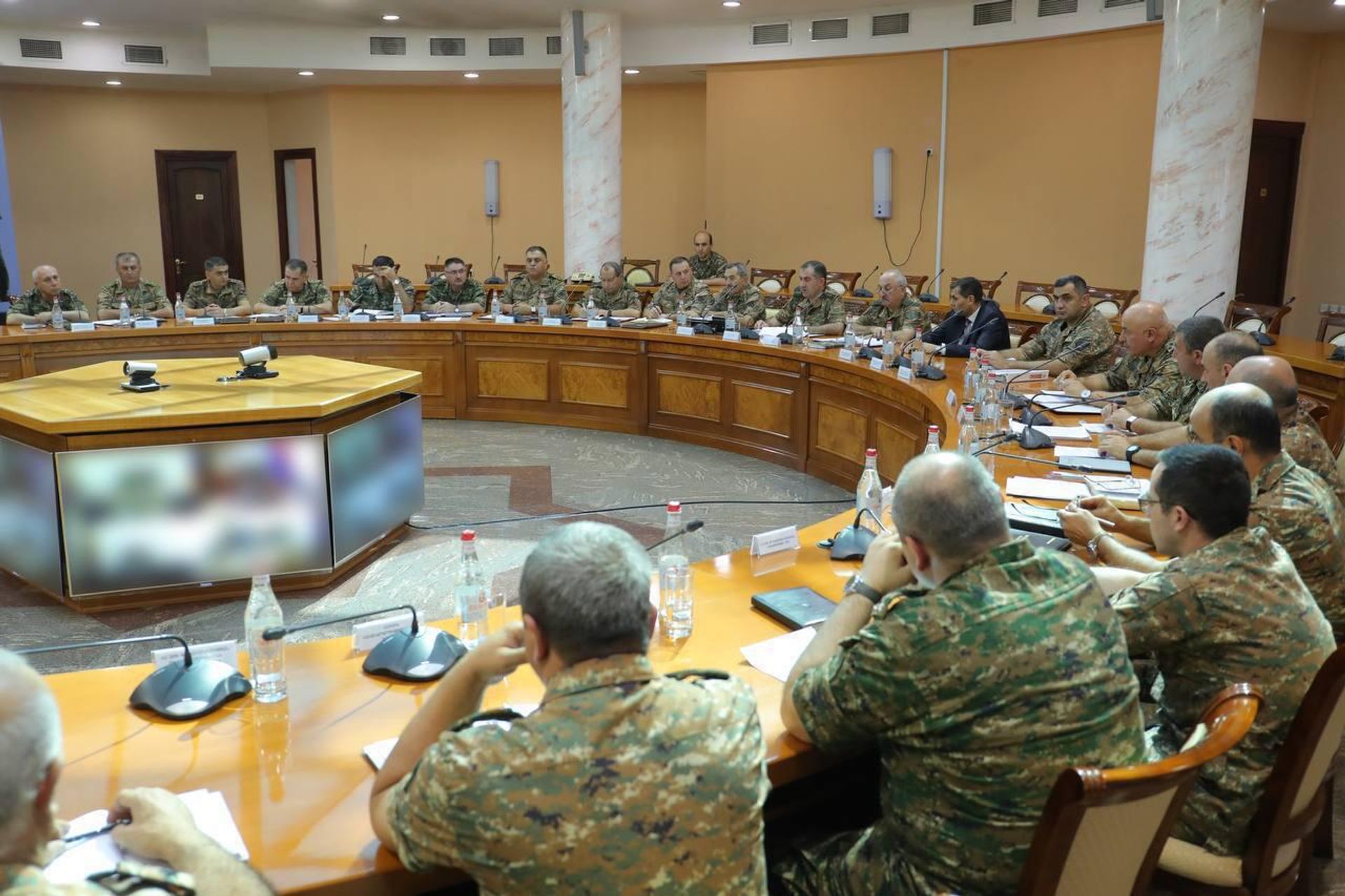Заседание Военного совета во главе с начальником Генштаба ВС РА, первым заместителем министра обороны, генерал-лейтенантом Эдвардом Асряном (21 июля 2023). Еревaн - Sputnik Արմենիա, 1920, 21.07.2023