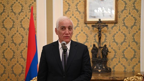 Президент Ваагн Хачатурян встретился с представителями армянской диаспоры Италии (25 июля 2023). Рим - Sputnik Армения