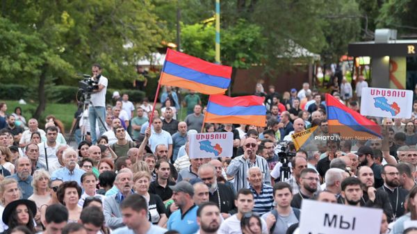 Участники митинга Мы-Арцах на площади Свободы (25 июля 2023). Еревaн - Sputnik Армения