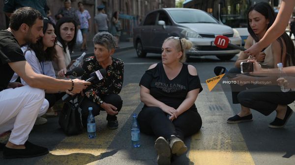 Անհետ կորած զինծառայողների ծնողները - Sputnik Արմենիա