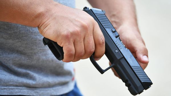 Демонстрация самозарядного пистолета Удав на полигоне АО ЦНИИточмаш (26 июня 2019). Московская область - Sputnik Армения