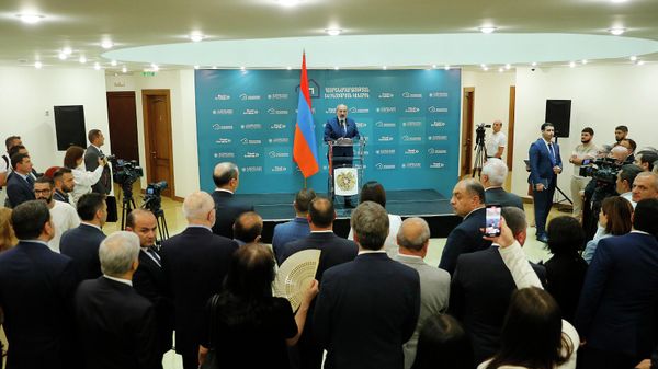 Премьер-министр Никол Пашинян принял участие в церемонии открытия первого Центра репатриации и интеграции аппарата главного уполномоченного по делам диаспоры (27 июля 2023). Еревaн - Sputnik Армения