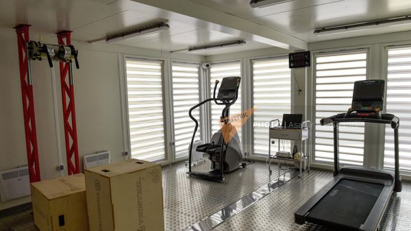 Армянские спасатели сдают экзамены после курса повышения квалификации на учебно-тренировочном тренажере для спасателей и пожарников в Российско-Армянском центре гуманитарного сотрудничества (28 июля 2023). Котайк - Sputnik Армения