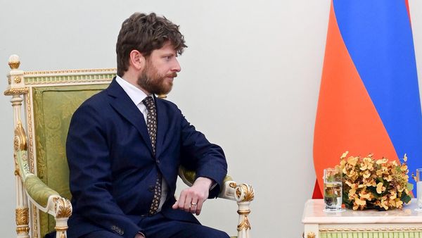 Новый Чрезвычайный и полномочный посол Франции в Армении Оливье Декоттиньи на приеме и президента Армении (28 июля 2023). Еревaн - Sputnik Армения