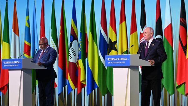 Заявления для СМИ В. Путина и А. Ассумани - Sputnik Армения