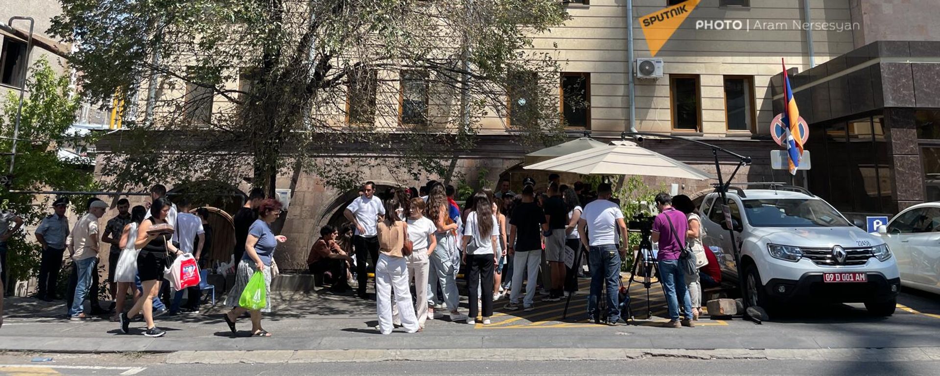 Акция протеста у офиса МККК в поддержку похищенного Вагифа ХАчатряна (31 июля 2023). Еревaн - Sputnik Армения, 1920, 31.07.2023