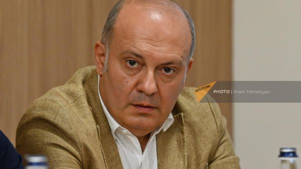 Микаел Амбарцумян на пресс-конференции представителей инициативы Общественной обороны и группы защиты генерал-майора Григория Хачатурова (1 августа 2023). Еревaн - Sputnik Армения
