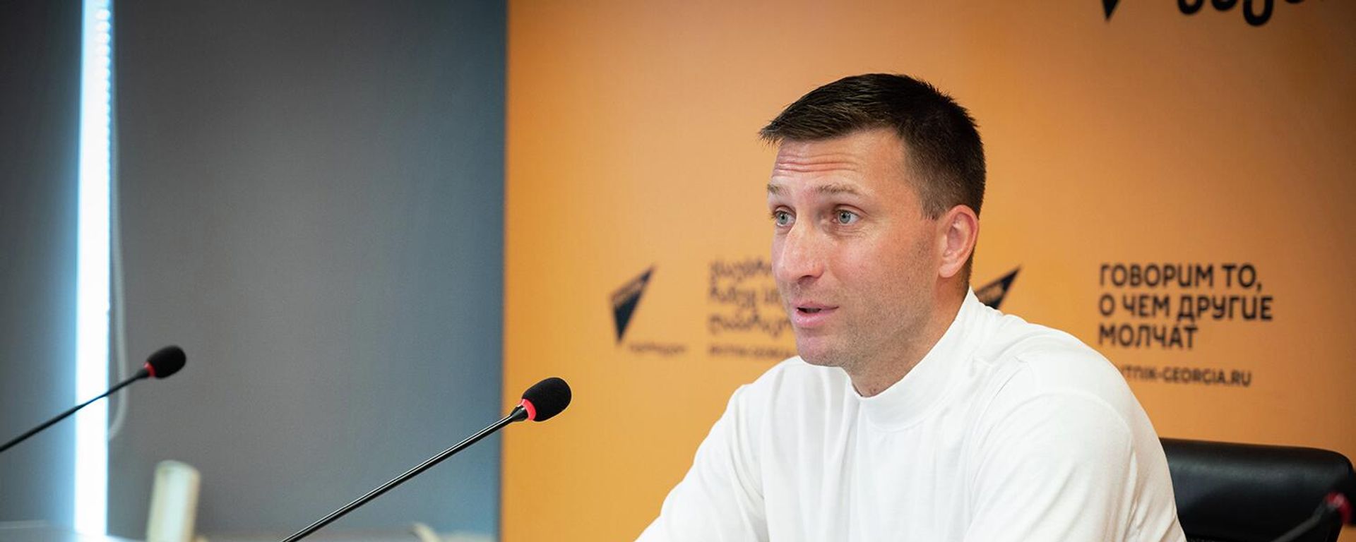 Вратарь сборной Армении по футболу Давид Юрченко во время видеомоста Тбилиси - Ереван на тему перехода в ФК Телави (2 августа 2023). Тбилиси - Sputnik Армения, 1920, 02.08.2023
