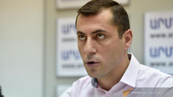 Заместителя директора Центра гидрометеорологии и мониторинга Гагик Суренян на пресс-конференции по теме прогнозирования погодных условий, повышения температуры воздуха, вопросов пожарной безопасности (4 августа 2023). Еревaн - Sputnik Армения