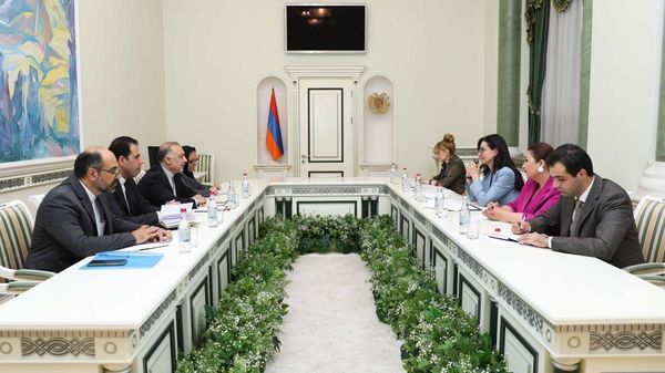 Генпрокурор Анна Вардапетян приняла делегацию во главе с Чрезвычайным и Полномочным Послом Исламской Республики Иран Мехди Собхани (4 августа 2023). Еревaн - Sputnik Армения