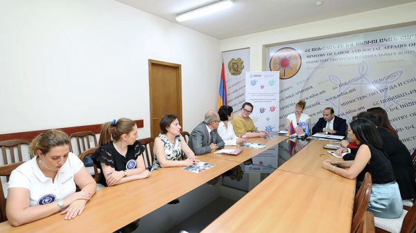 Հուշագրի ստորագրման ժամանակ - Sputnik Արմենիա