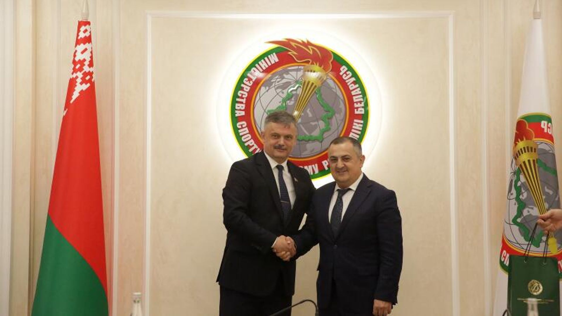 Կարեն Գիլոյանը հանդիպել է Բելառուսի սպորտի և տուրիզմի նախարար Սերգեյ Կովալչուկի հետ - Sputnik Արմենիա, 1920, 08.08.2023
