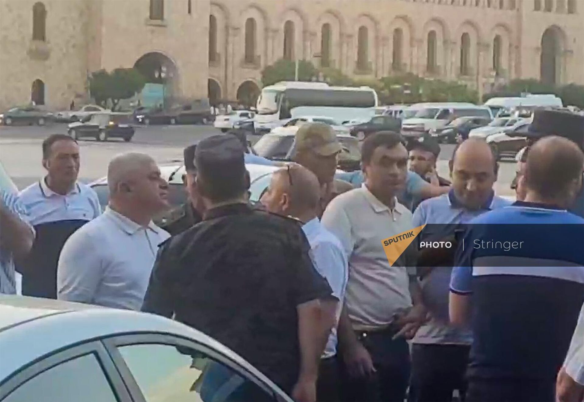 Начальник полиции Арам Ованнисян на акции протеста участников карабахской войны у здания Правительства (8 августа 2023). Еревaн - Sputnik Армения, 1920, 08.08.2023