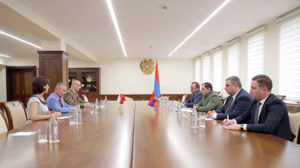Սուրեն Պապիկյանն ընդունել է Պյոտր Սկվեչինսկիին - Sputnik Արմենիա