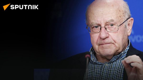 Эксперт о цели первой за 50 лет российской миссии к Луне: мы можем получить ответы о сотворении мира - Sputnik Армения