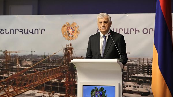 Председатель комитета по градостроительству Армен Гуларян на мероприятии по случаю Дня строителя (11 августа 2023). Еревaн - Sputnik Армения