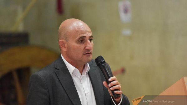 Մեխակ Ապրեսյան - Sputnik Արմենիա