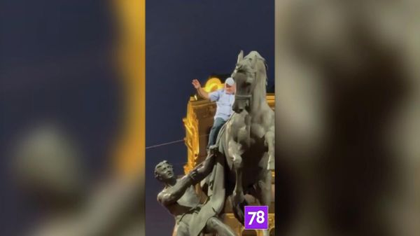 Пьяный всадник памятника на Аничковом мосту Санкт-Петербурга - Sputnik Армения