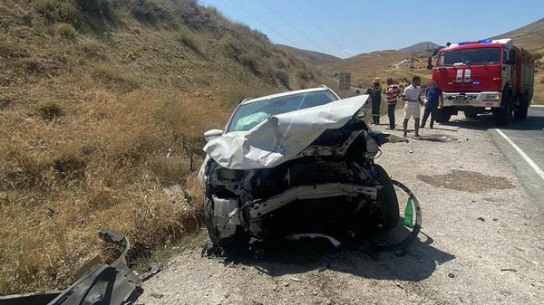 ДТП на автодороге Ереван - Мегри, в районе села Паруйр-Севак (13 августа 2023). Арарат - Sputnik Армения