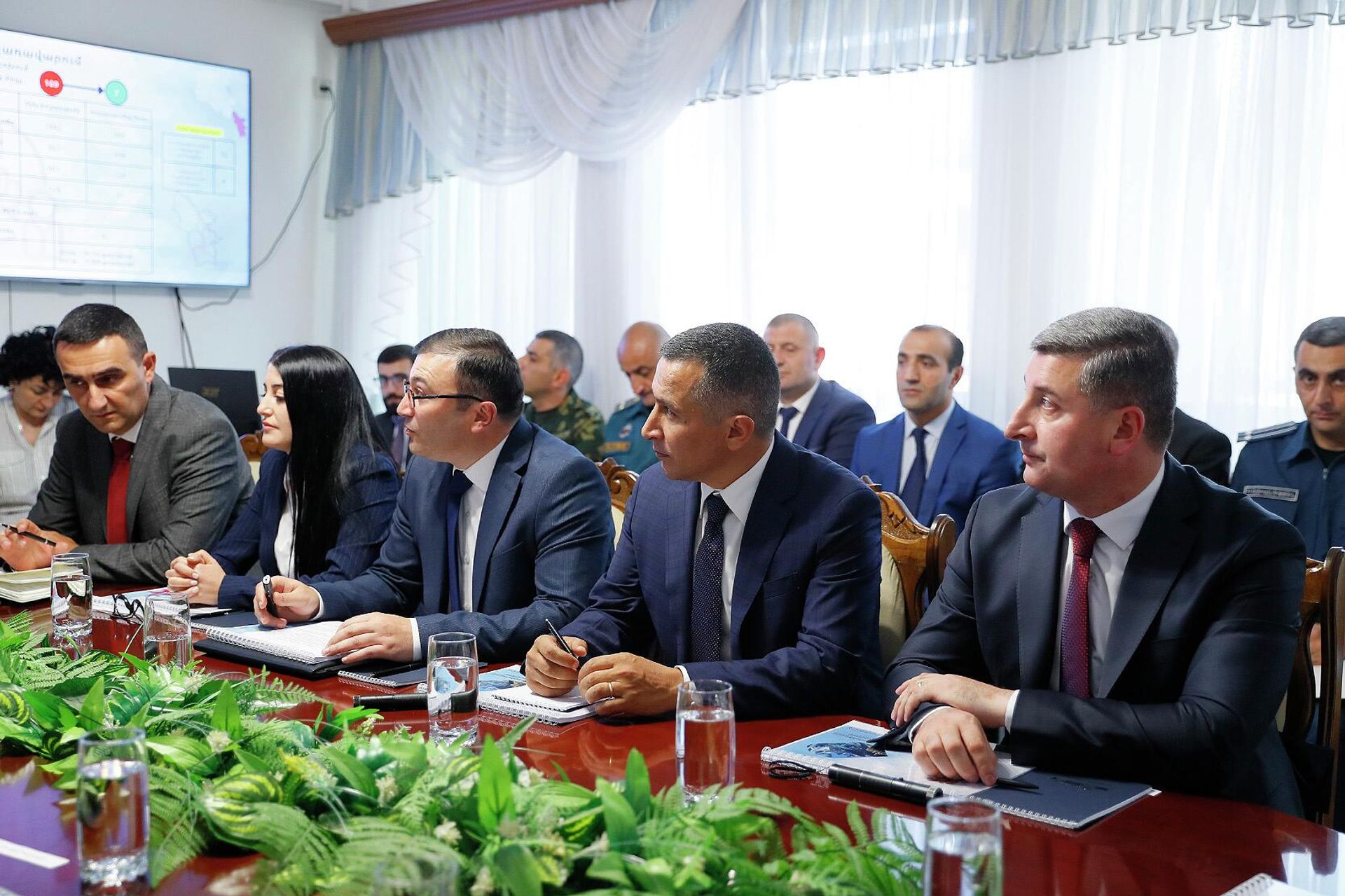 Վարչապետին են ներկայացվել Սյունիքի մարզպետարանի 2022թ. գործունեության հաշվետվությունն ու ընթացիկ ծրագրերը - Sputnik Արմենիա, 1920, 17.08.2023