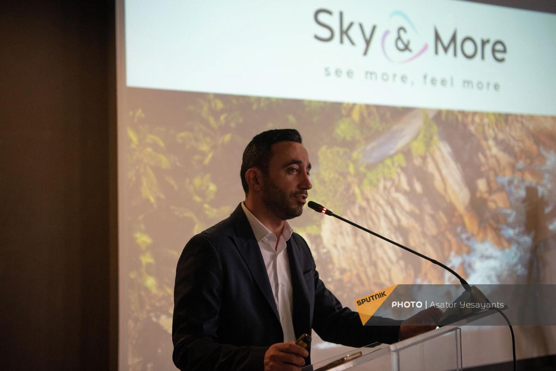 Директор туристической компании Sky&More Геворк Хачатрян на презентации прямых рейсов Коломбо - Ереван - Коломбо (18 августа 2023). Еревaн - Sputnik Արմենիա, 1920, 18.08.2023