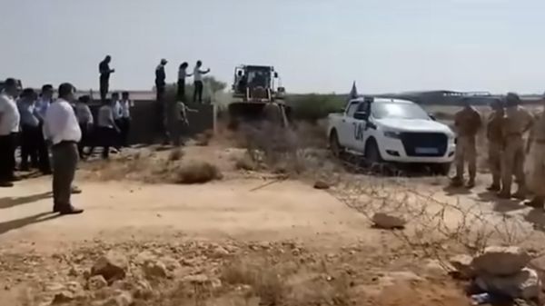 Момент нападения турок-киприотов с бульдозерами на силы ООН (21 августа 2023). Кипр - Sputnik Армения