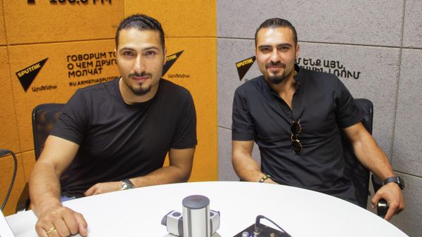 Силовые эквилибристы Геворк и Андраник Варданяны в гостях радио Sputnik - Sputnik Армения