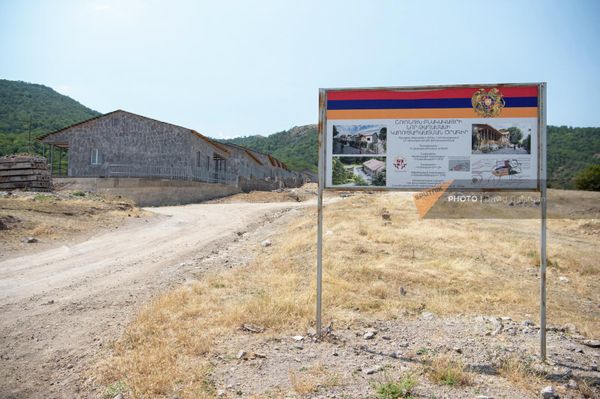 Ցուցանակ Շուռնուխի նոր թաղամասում - Sputnik Արմենիա