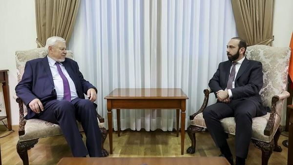 Министр иностранных дел Арарат Мирзоян принял личного представителя действующего председателя ОБСЕ Анджея Каспршика, прибывшего в Армению в рамках поручения с посещением Лачинского коридора и докладом о ситуации в Армении (23 августа 2023). Еревaн - Sputnik Армения
