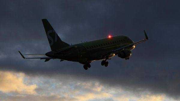 Самолет Embraer  - Sputnik Армения