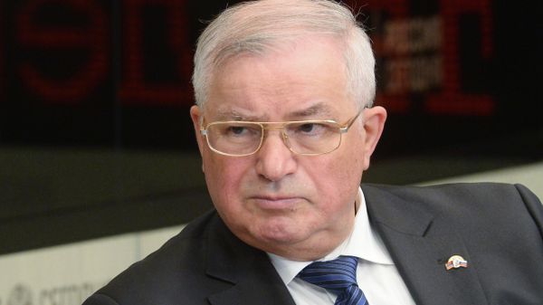 Президент Российского общества дружбы и сотрудничества с Арменией Виктор Кривопусков участвует в видеомосте Москва – Ереван, посвященном проведению Дней культуры Армении в России. - Sputnik Армения