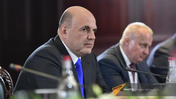 Премьер-министр России Михаил Мишустин на двусторонней встрече с армянским коллегой в рамках заседания глав правительств стран ЕАЭС (24 августа 2023). Цахкадзор, Армения - Sputnik Армения