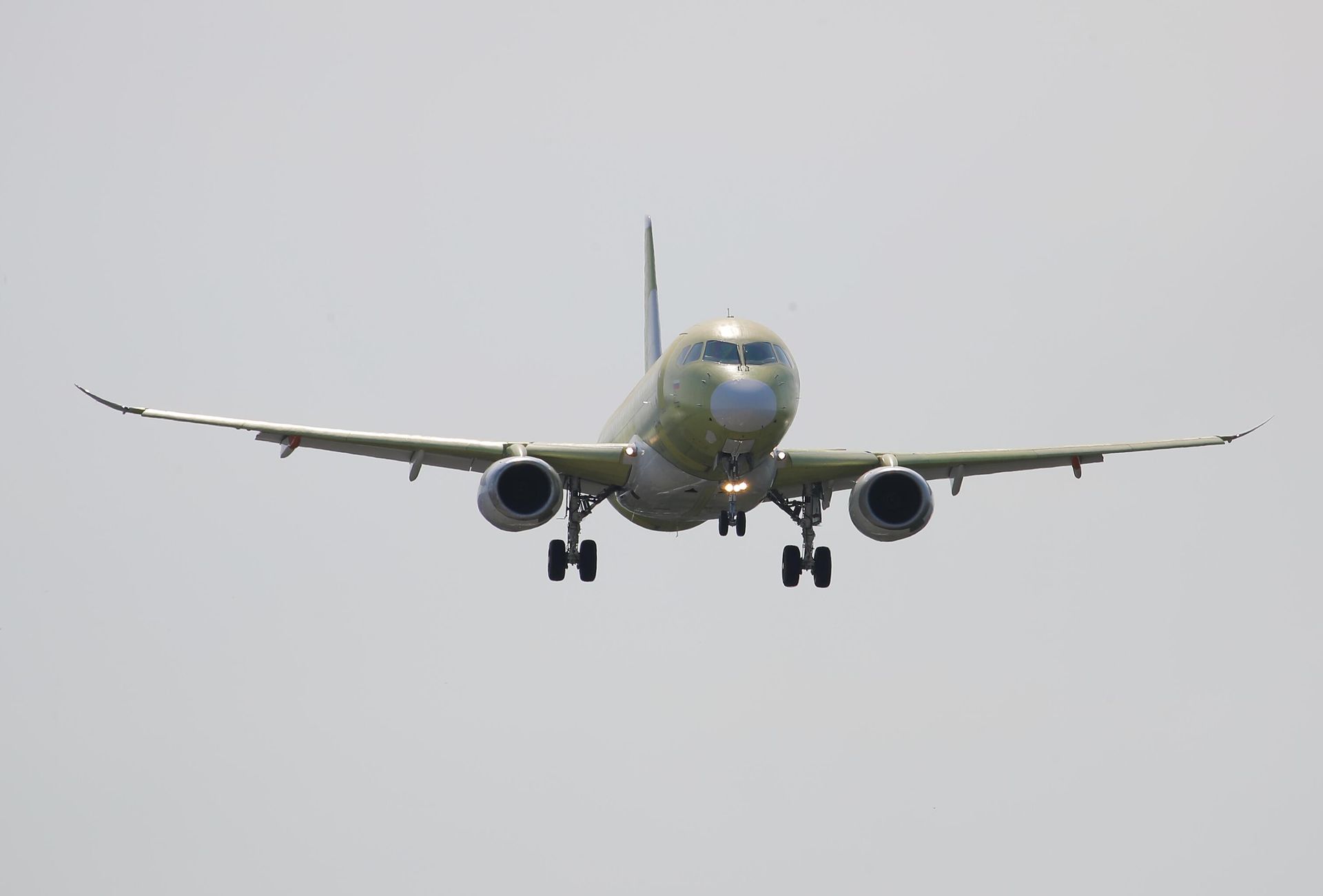 Самолет SSJ-100 с импортозамещенным оборудованием выполнил первый полет - Sputnik Армения, 1920, 29.08.2023