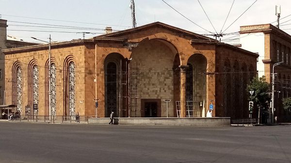 Здание кинотеатра Айреник - Sputnik Армения