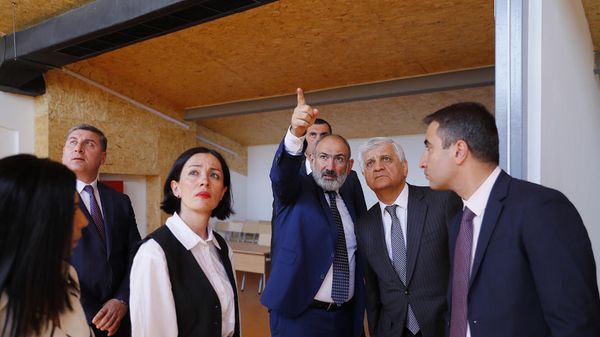 Նիկոլ Փաշինյանը նորակառույց կրթօջախներ է այցելել - Sputnik Արմենիա