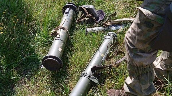 Брошенные диверсантами вооружение и боеприпасы на месте боестолкновения сотрудников ФСБ России и украинской диверсионно-разведывательной группы (4 сентября 2023). Брянск - Sputnik Армения