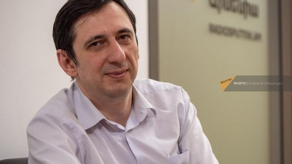 Политолог, главный редактор сайта Научного общества кавказоведов Андрей Арешев в гостях радио Sputnik - Sputnik Армения