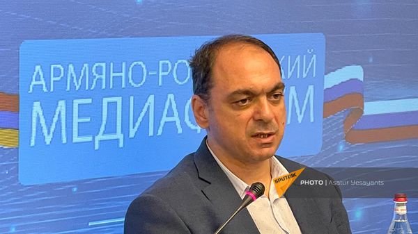 Давид Алавердян на армяно-российском медиафоруме (8 сентября 2023). Еревaн - Sputnik Армения