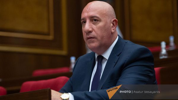 Замминистра обороны Арман Саркисян во время очередного заседания Национального собрания Армении (11 сентября 2023). Еревaн - Sputnik Армения