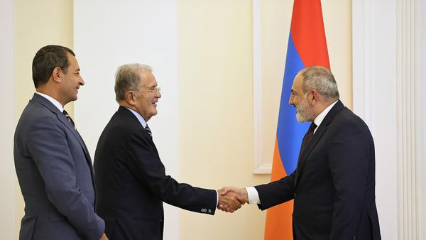 Նիկոլ Փաշինյանն ընդունել է Իտալիայի նախկին վարչապետ Ռոմանո Պրոդիին - Sputnik Արմենիա