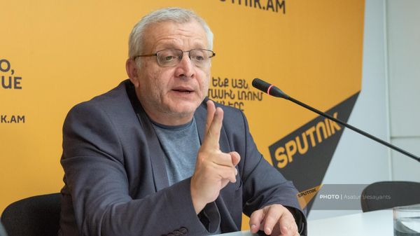 Սուրեն Սուրենյանց - Sputnik Արմենիա