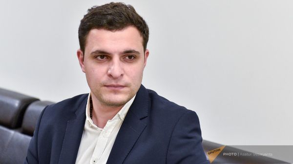 Политолог Сергей Мелконян в гостях радио Sputnik - Sputnik Армения