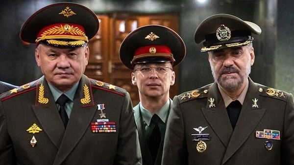 Встреча министров обороны России и Ирана Сергея Шойгу и Мохаммада Резы Аштиани (20 сентября 2023). Тегеран - Sputnik Армения