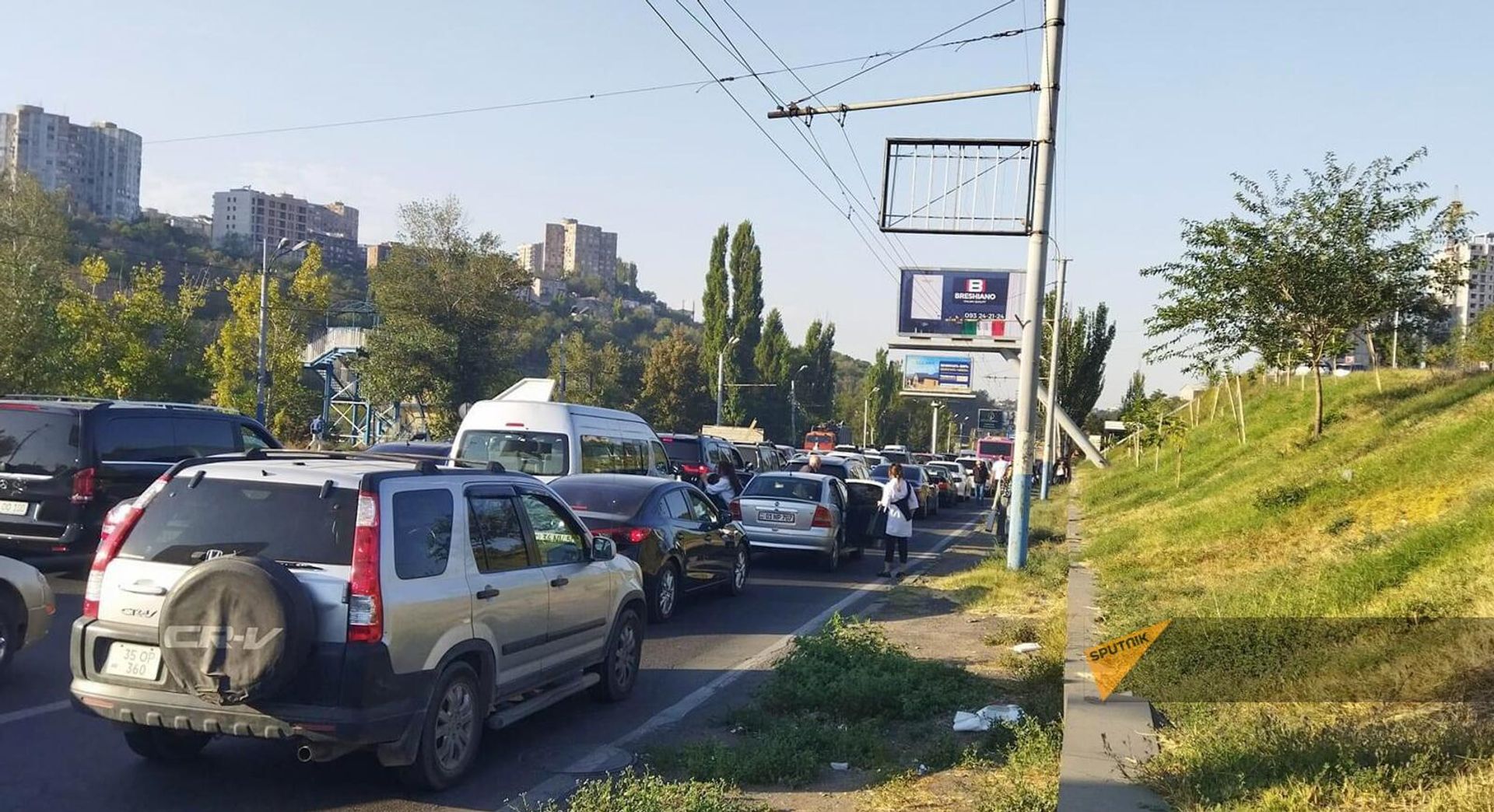 Пробки на улице Азатуцян перед анонсированными акциями протеста (22 сентября 2023). Еревaн - Sputnik Արմենիա, 1920, 22.09.2023