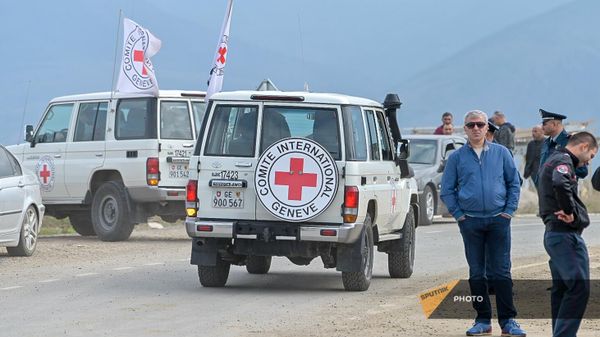 Вынужденные переселенцы из Нагорного Карабаха в гуманитарном центре Карнидзора (25 сентября 2023). Сюник - Sputnik Армения
