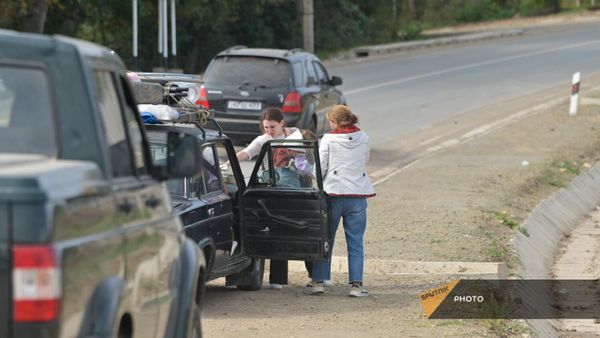 Вынужденные переселенцы из Нагорного Карабаха в гуманитарном центре Корнидзора (25 сентября 2023). Сюник - Sputnik Армения